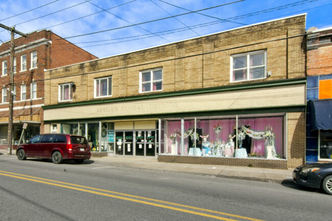 WOOLWORTH BUILDING ON MAIN - Foxfire Realty